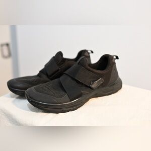 Women's Black Athletic Shoes